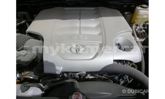 Buy Import Toyota Land Cruiser White Car in Import - Dubai in Kampot Province Buy Import Toyota Land Cruiser White Car in Import - Dubai in Kampot Province