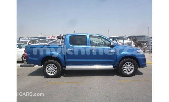 Acheter Import Voiture Toyota Hilux Bleu à Import - Dubai, Kampot Province Acheter Import Voiture Toyota Hilux Bleu à Import - Dubai, Kampot Province
