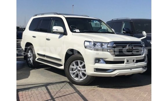 Buy Import Toyota Land Cruiser White Car in Import - Dubai in Kampot Province Buy Import Toyota Land Cruiser White Car in Import - Dubai in Kampot Province