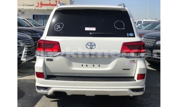 Buy Import Toyota Land Cruiser White Car in Import - Dubai in Kampot Province Buy Import Toyota Land Cruiser White Car in Import - Dubai in Kampot Province