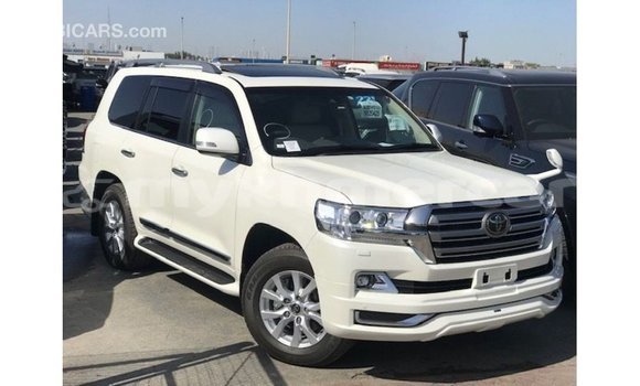 Buy Import Toyota Land Cruiser White Car in Import - Dubai in Kampot Province Buy Import Toyota Land Cruiser White Car in Import - Dubai in Kampot Province