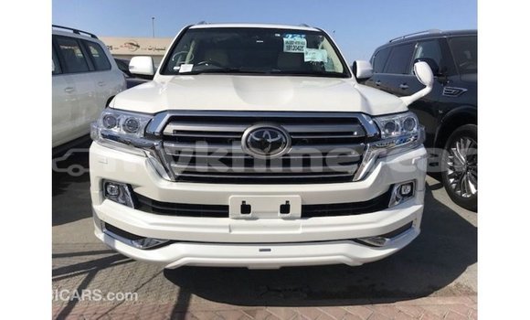 Buy Import Toyota Land Cruiser White Car in Import - Dubai in Kampot Province Buy Import Toyota Land Cruiser White Car in Import - Dubai in Kampot Province