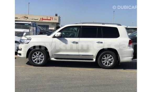 Buy Import Toyota Land Cruiser White Car in Import - Dubai in Kampot Province Buy Import Toyota Land Cruiser White Car in Import - Dubai in Kampot Province