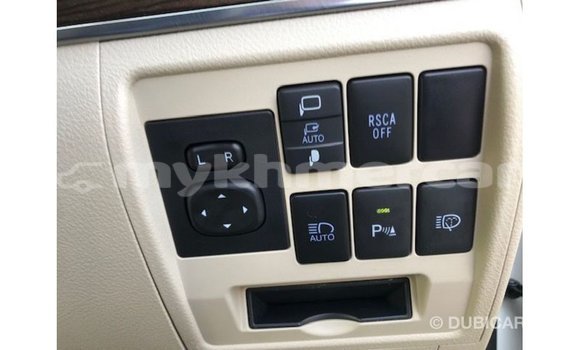 Buy Import Toyota Land Cruiser White Car in Import - Dubai in Kampot Province Buy Import Toyota Land Cruiser White Car in Import - Dubai in Kampot Province