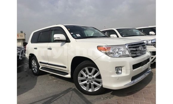ទិញ នាំចូល Toyota Land Cruiser White ឡាន} ក្នុង Import - Dubai ក្នុង Kampot Province ទិញ នាំចូល Toyota Land Cruiser White ឡាន} ក្នុង Import - Dubai ក្នុង Kampot Province