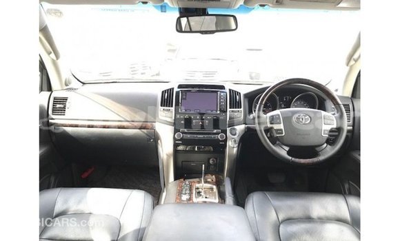 ទិញ នាំចូល Toyota Land Cruiser White ឡាន} ក្នុង Import - Dubai ក្នុង Kampot Province ទិញ នាំចូល Toyota Land Cruiser White ឡាន} ក្នុង Import - Dubai ក្នុង Kampot Province