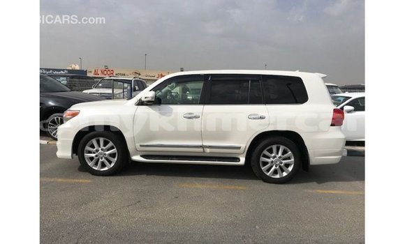 ទិញ នាំចូល Toyota Land Cruiser White ឡាន} ក្នុង Import - Dubai ក្នុង Kampot Province ទិញ នាំចូល Toyota Land Cruiser White ឡាន} ក្នុង Import - Dubai ក្នុង Kampot Province