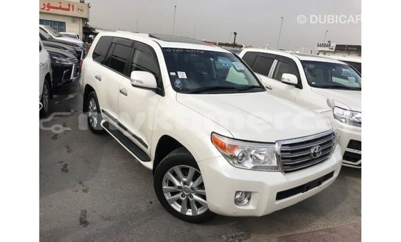 Buy Import Toyota Land Cruiser White Car in Import - Dubai in Kampot Province Buy Import Toyota Land Cruiser White Car in Import - Dubai in Kampot Province
