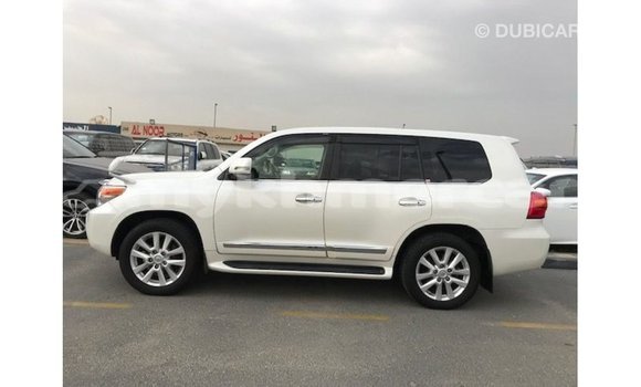 Buy Import Toyota Land Cruiser White Car in Import - Dubai in Kampot Province Buy Import Toyota Land Cruiser White Car in Import - Dubai in Kampot Province