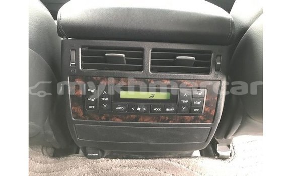 Buy Import Toyota Land Cruiser White Car in Import - Dubai in Kampot Province Buy Import Toyota Land Cruiser White Car in Import - Dubai in Kampot Province