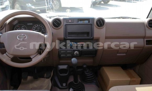 Acheter Import Voiture Toyota Land Cruiser Beige à Import - Dubai, Kampot Province Acheter Import Voiture Toyota Land Cruiser Beige à Import - Dubai, Kampot Province