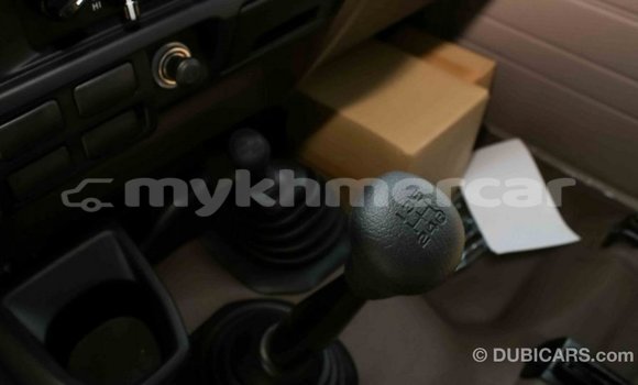 Acheter Import Voiture Toyota Land Cruiser Beige à Import - Dubai, Kampot Province Acheter Import Voiture Toyota Land Cruiser Beige à Import - Dubai, Kampot Province