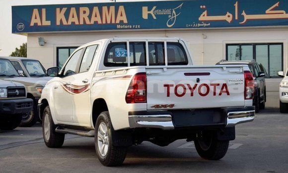 Acheter Import Voiture Toyota Hilux Blanc à Import - Dubai, Kampot Province Acheter Import Voiture Toyota Hilux Blanc à Import - Dubai, Kampot Province
