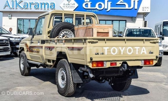 Acheter Import Voiture Toyota Land Cruiser Beige à Import - Dubai, Kampot Province Acheter Import Voiture Toyota Land Cruiser Beige à Import - Dubai, Kampot Province