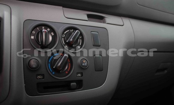 Acheter Import Voiture Nissan Urvan Blanc à Import - Dubai, Kampot Province Acheter Import Voiture Nissan Urvan Blanc à Import - Dubai, Kampot Province