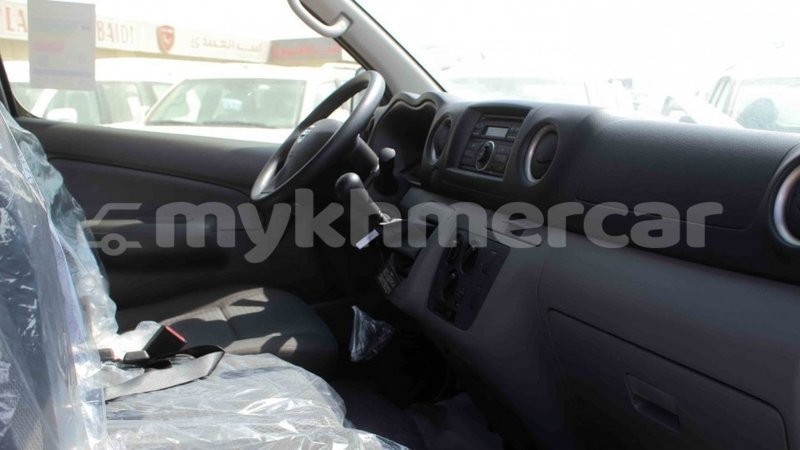 Big with watermark nissan urvan kampot province import dubai 3426