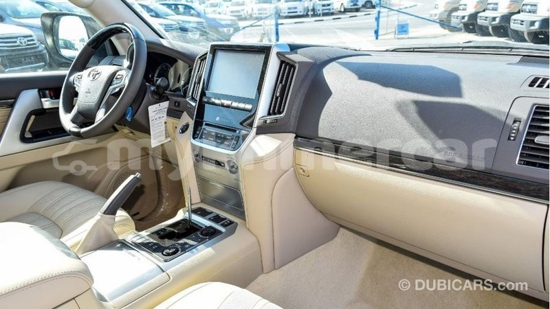 Big with watermark toyota land cruiser kampot province import dubai 3432