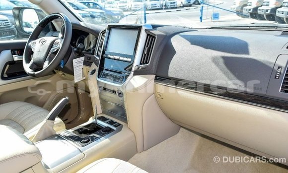 Buy Import Toyota Land Cruiser White Car in Import - Dubai in Kampot Province Buy Import Toyota Land Cruiser White Car in Import - Dubai in Kampot Province