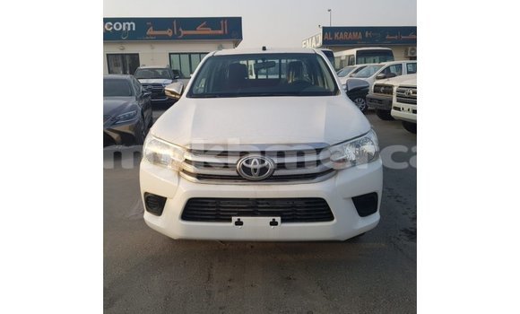 Acheter Import Voiture Toyota Hilux Blanc à Import - Dubai, Kampot Province Acheter Import Voiture Toyota Hilux Blanc à Import - Dubai, Kampot Province