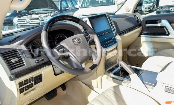 Buy Import Toyota Land Cruiser White Car in Import - Dubai in Kampot Province Buy Import Toyota Land Cruiser White Car in Import - Dubai in Kampot Province