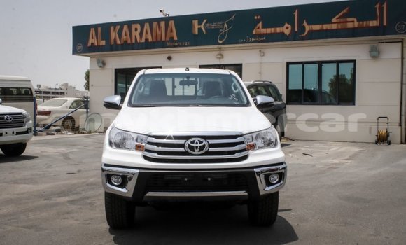 Acheter Import Voiture Toyota Hilux Blanc à Import - Dubai, Kampot Province Acheter Import Voiture Toyota Hilux Blanc à Import - Dubai, Kampot Province