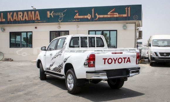 Acheter Import Voiture Toyota Hilux Blanc à Import - Dubai, Kampot Province Acheter Import Voiture Toyota Hilux Blanc à Import - Dubai, Kampot Province