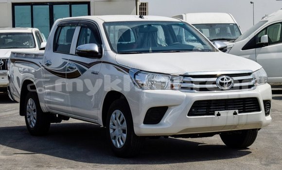 Acheter Import Voiture Toyota Hilux Blanc à Import - Dubai, Kampot Province Acheter Import Voiture Toyota Hilux Blanc à Import - Dubai, Kampot Province