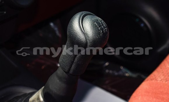 Acheter Import Voiture Toyota Hilux Blanc à Import - Dubai, Kampot Province Acheter Import Voiture Toyota Hilux Blanc à Import - Dubai, Kampot Province