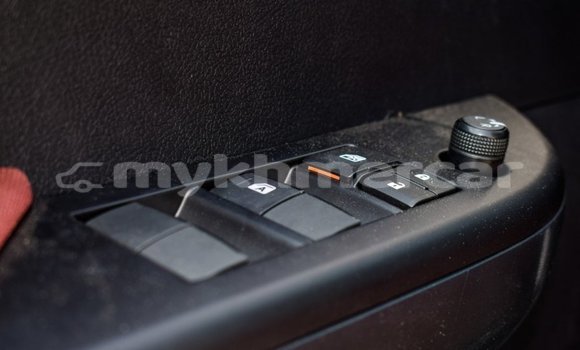 Acheter Import Voiture Toyota Hilux Blanc à Import - Dubai, Kampot Province Acheter Import Voiture Toyota Hilux Blanc à Import - Dubai, Kampot Province