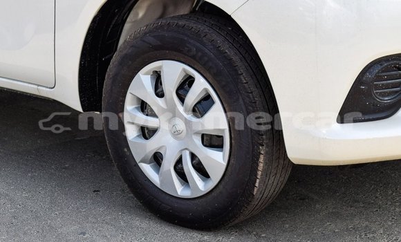 Acheter Import Voiture Toyota Hilux Blanc à Import - Dubai, Kampot Province Acheter Import Voiture Toyota Hilux Blanc à Import - Dubai, Kampot Province