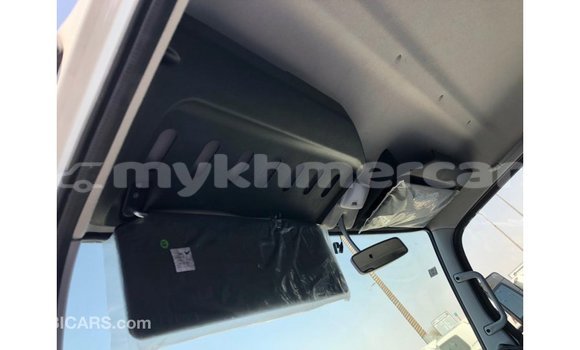 Acheter Import Utilitaire Mitsubishi L400 Blanc à Import - Dubai, Kampot Province Acheter Import Utilitaire Mitsubishi L400 Blanc à Import - Dubai, Kampot Province