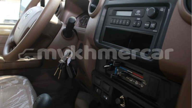 Big with watermark toyota land cruiser kampot province import dubai 3451