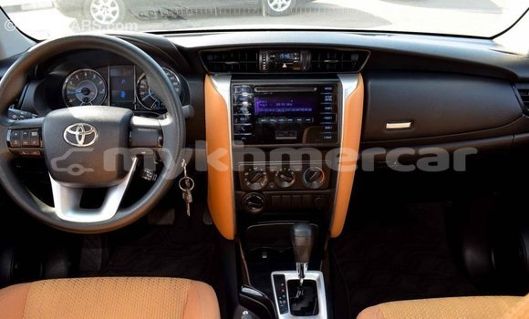 Acheter Import Voiture Toyota Fortuner Bleu à Import - Dubai, Kampot Province Acheter Import Voiture Toyota Fortuner Bleu à Import - Dubai, Kampot Province