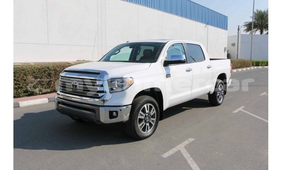 Acheter Import Voiture Toyota Tundra Blanc à Import - Dubai, Kampot Province Acheter Import Voiture Toyota Tundra Blanc à Import - Dubai, Kampot Province