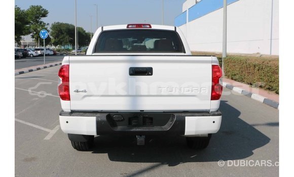 Acheter Import Voiture Toyota Tundra Blanc à Import - Dubai, Kampot Province Acheter Import Voiture Toyota Tundra Blanc à Import - Dubai, Kampot Province