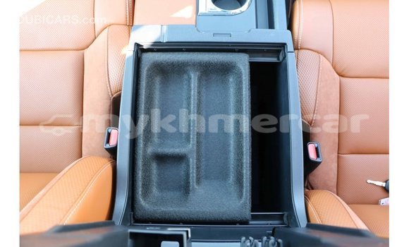 Acheter Import Voiture Toyota Tundra Blanc à Import - Dubai, Kampot Province Acheter Import Voiture Toyota Tundra Blanc à Import - Dubai, Kampot Province