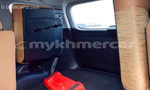 Acheter Import Voiture Toyota Fortuner Bleu à Import - Dubai, Kampot Province Acheter Import Voiture Toyota Fortuner Bleu à Import - Dubai, Kampot Province