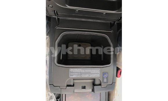 Acheter Import Voiture Toyota Land Cruiser Noir à Import - Dubai, Kampot Province Acheter Import Voiture Toyota Land Cruiser Noir à Import - Dubai, Kampot Province