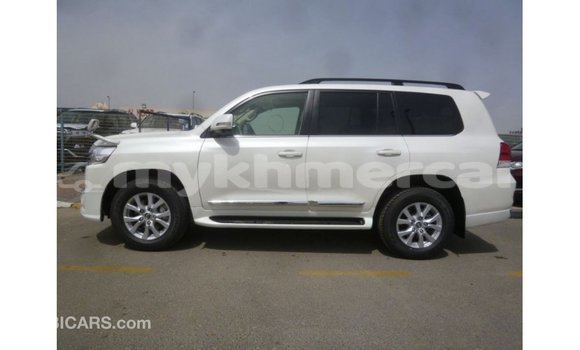 ទិញ នាំចូល Toyota Land Cruiser White ឡាន} ក្នុង Import - Dubai ក្នុង Kampot Province ទិញ នាំចូល Toyota Land Cruiser White ឡាន} ក្នុង Import - Dubai ក្នុង Kampot Province