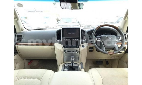 ទិញ នាំចូល Toyota Land Cruiser White ឡាន} ក្នុង Import - Dubai ក្នុង Kampot Province ទិញ នាំចូល Toyota Land Cruiser White ឡាន} ក្នុង Import - Dubai ក្នុង Kampot Province
