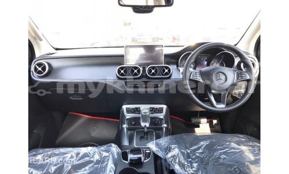 Buy Import Mercedes-Benz 250 Black Car in Import - Dubai in Kampot Province Buy Import Mercedes-Benz 250 Black Car in Import - Dubai in Kampot Province