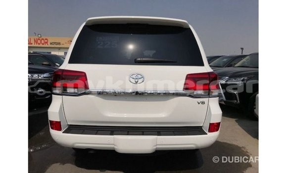 ទិញ នាំចូល Toyota Land Cruiser White ឡាន} ក្នុង Import - Dubai ក្នុង Kampot Province ទិញ នាំចូល Toyota Land Cruiser White ឡាន} ក្នុង Import - Dubai ក្នុង Kampot Province