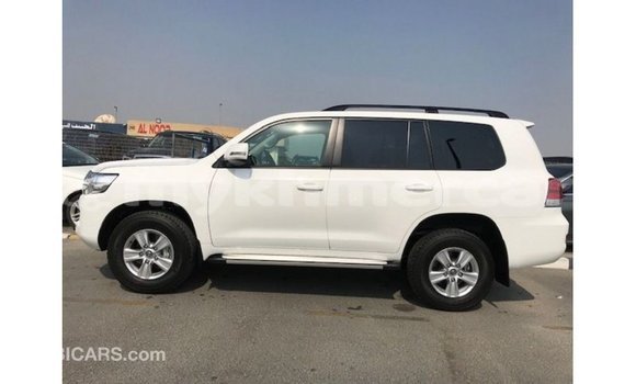 ទិញ នាំចូល Toyota Land Cruiser White ឡាន} ក្នុង Import - Dubai ក្នុង Kampot Province ទិញ នាំចូល Toyota Land Cruiser White ឡាន} ក្នុង Import - Dubai ក្នុង Kampot Province