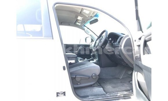 ទិញ នាំចូល Toyota Land Cruiser White ឡាន} ក្នុង Import - Dubai ក្នុង Kampot Province ទិញ នាំចូល Toyota Land Cruiser White ឡាន} ក្នុង Import - Dubai ក្នុង Kampot Province