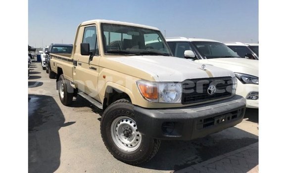 Acheter Import Voiture Toyota Land Cruiser Beige à Import - Dubai, Kampot Province Acheter Import Voiture Toyota Land Cruiser Beige à Import - Dubai, Kampot Province