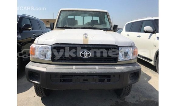 Acheter Import Voiture Toyota Land Cruiser Beige à Import - Dubai, Kampot Province Acheter Import Voiture Toyota Land Cruiser Beige à Import - Dubai, Kampot Province
