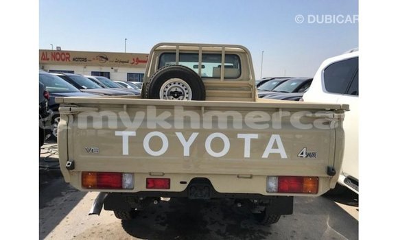 Acheter Import Voiture Toyota Land Cruiser Beige à Import - Dubai, Kampot Province Acheter Import Voiture Toyota Land Cruiser Beige à Import - Dubai, Kampot Province