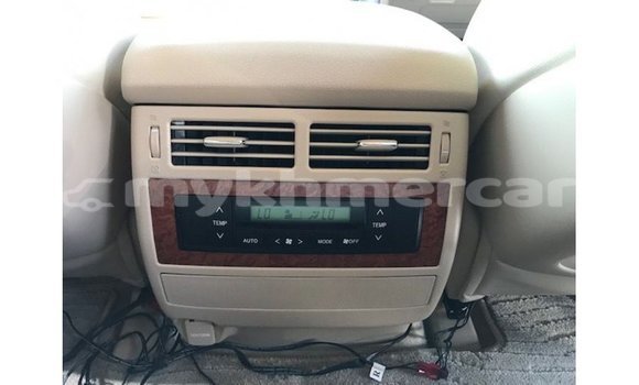 Acheter Import Voiture Toyota Land Cruiser Blanc à Import - Dubai, Kampot Province Acheter Import Voiture Toyota Land Cruiser Blanc à Import - Dubai, Kampot Province
