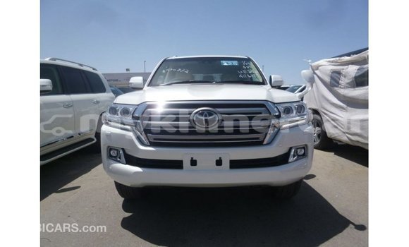 ទិញ នាំចូល Toyota Land Cruiser White ឡាន} ក្នុង Import - Dubai ក្នុង Kampot Province ទិញ នាំចូល Toyota Land Cruiser White ឡាន} ក្នុង Import - Dubai ក្នុង Kampot Province