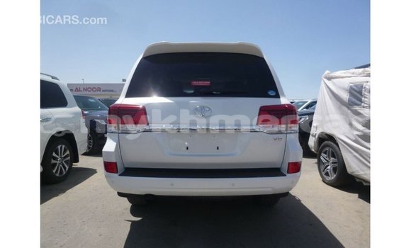 ទិញ នាំចូល Toyota Land Cruiser White ឡាន} ក្នុង Import - Dubai ក្នុង Kampot Province ទិញ នាំចូល Toyota Land Cruiser White ឡាន} ក្នុង Import - Dubai ក្នុង Kampot Province